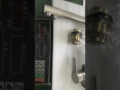 Torneira de água inteligente montada no convés de latão de três maneiras para cozinha